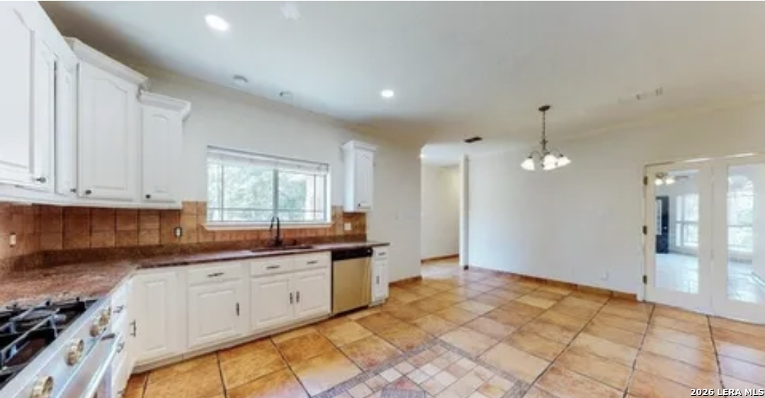 688 Private Road 7822 Natalia TX 78059