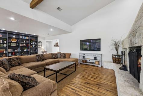 880 Center Point River Road Kerrville TX 78028