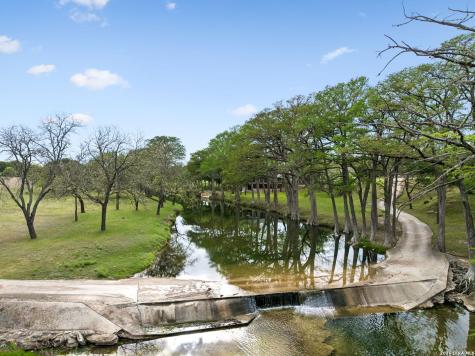 880 Center Point River Road Kerrville TX 78028
