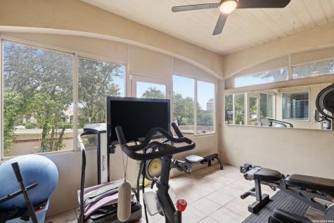 19122 E Birdsong San Antonio TX 78258