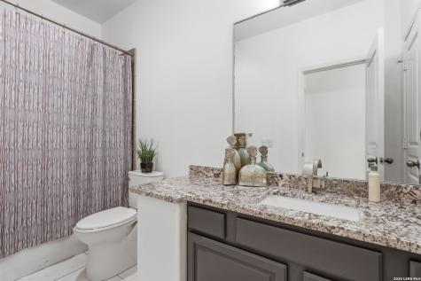 19122 E Birdsong San Antonio TX 78258