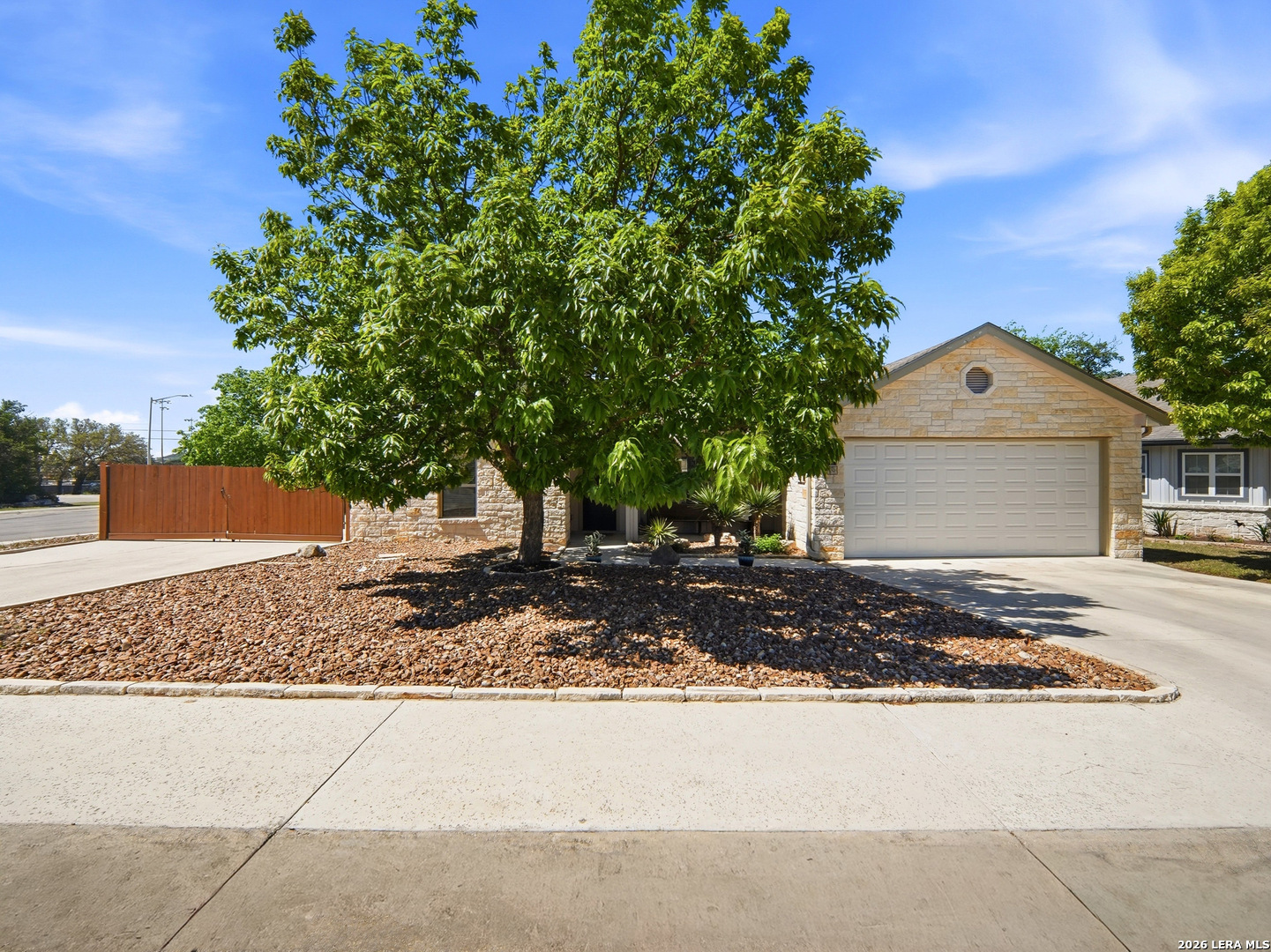 1922 Weston Loop Kerrville TX 78028