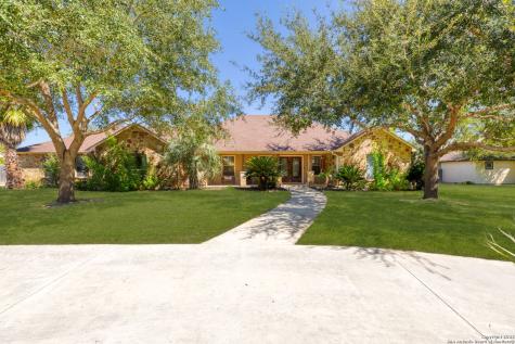 1630 Embassy Road Pleasanton TX 78064