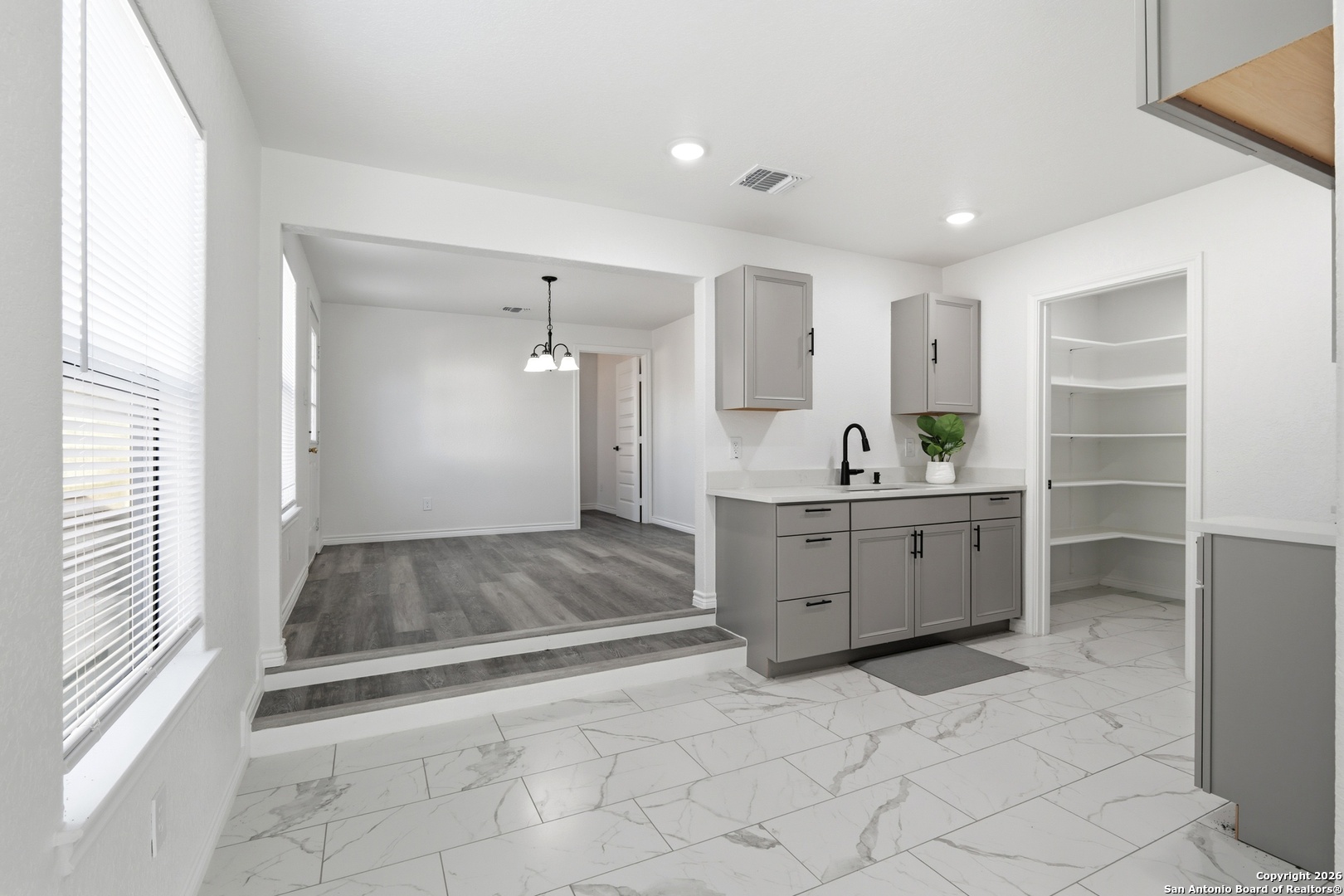 6415 Buena Vista San Antonio TX 78237