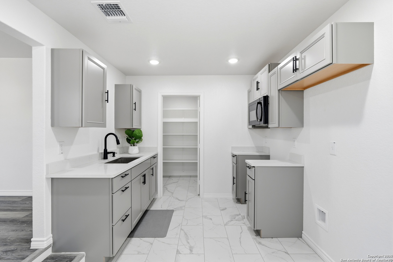 6415 Buena Vista San Antonio TX 78237
