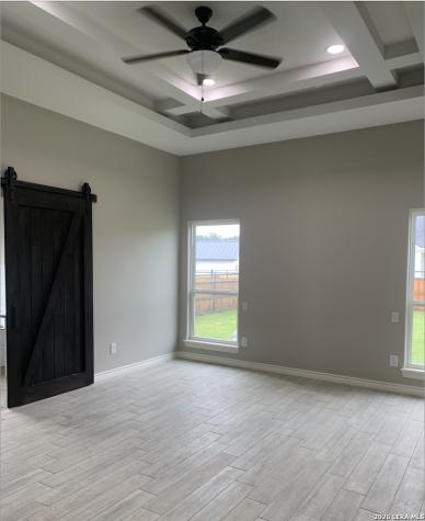 109 W Magnolia Circle La Vernia TX 78121