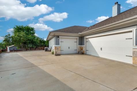198 Jasper Point Castroville TX 78009