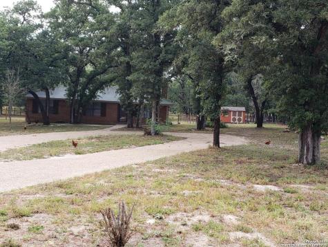 125 Kothmann Road La Vernia TX 78121