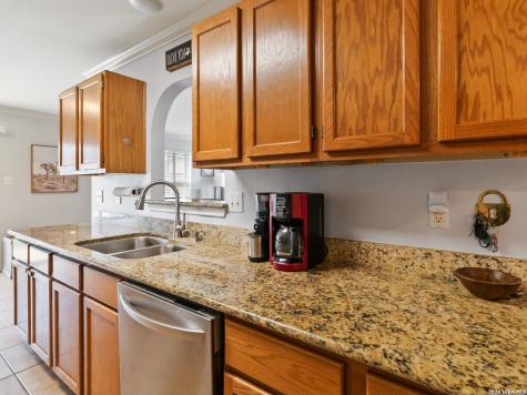 9107 Laguna Hills Selma TX 78154