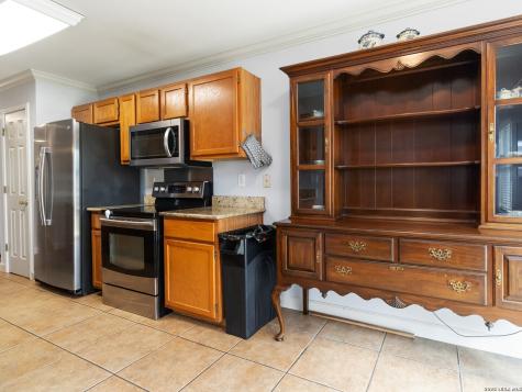 9107 Laguna Hills Selma TX 78154