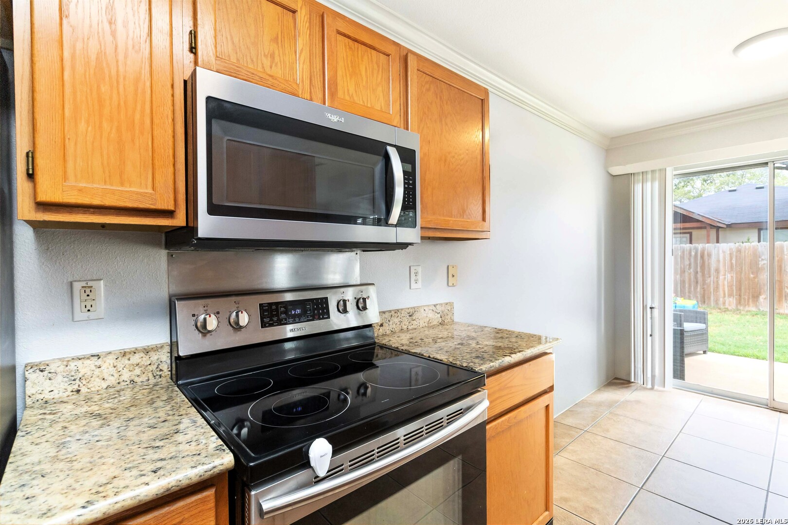 9107 Laguna Hills Selma TX 78154
