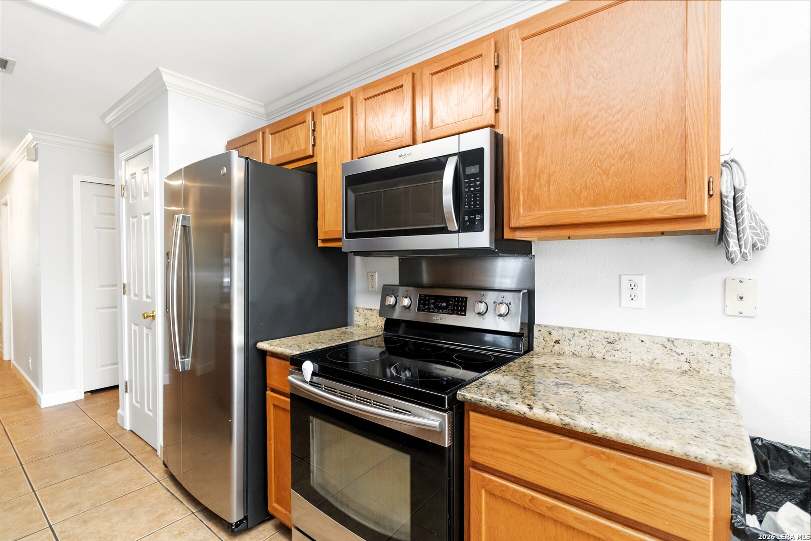 9107 Laguna Hills Selma TX 78154
