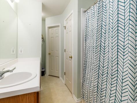 9107 Laguna Hills Selma TX 78154
