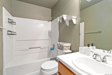 9107 Laguna Hills Selma TX 78154
