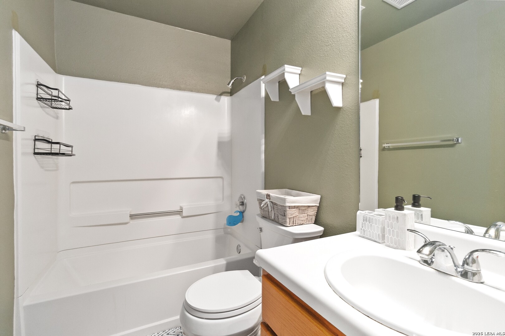 9107 Laguna Hills Selma TX 78154