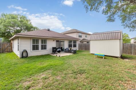 9107 Laguna Hills Selma TX 78154