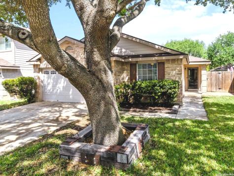 9107 Laguna Hills Selma TX 78154