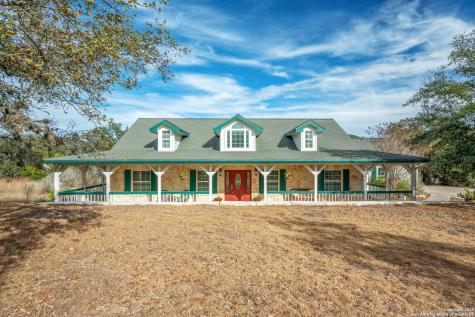1424 Latigo Boulevard Pipe Creek TX 78063