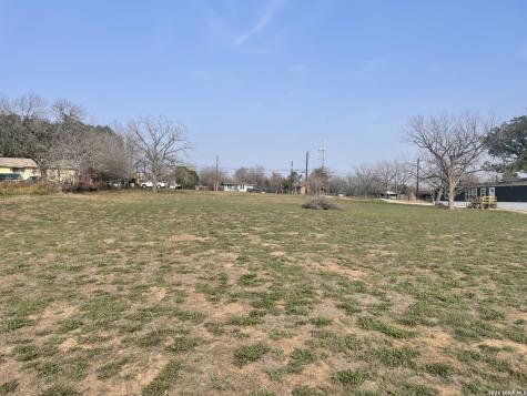 775 & 769 4th Floresville TX 78114