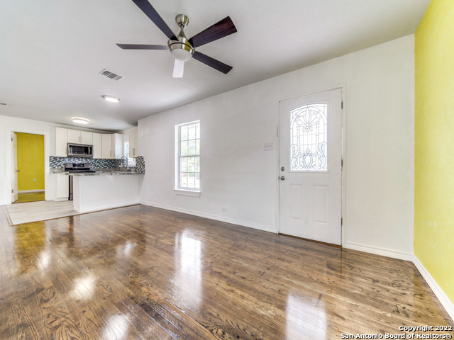 210 Venice San Antonio TX 78201