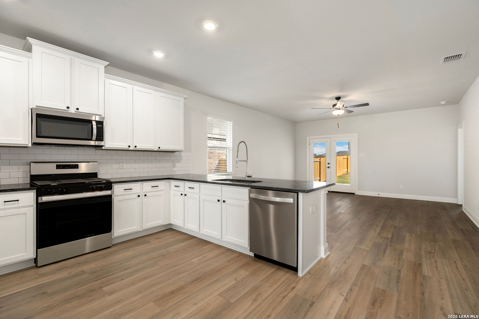 6627 Thorpe Hollow Converse TX 78109