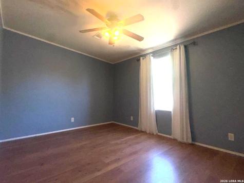 435 North Trail Pleasanton TX 78064
