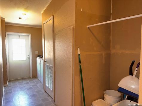 435 North Trail Pleasanton TX 78064