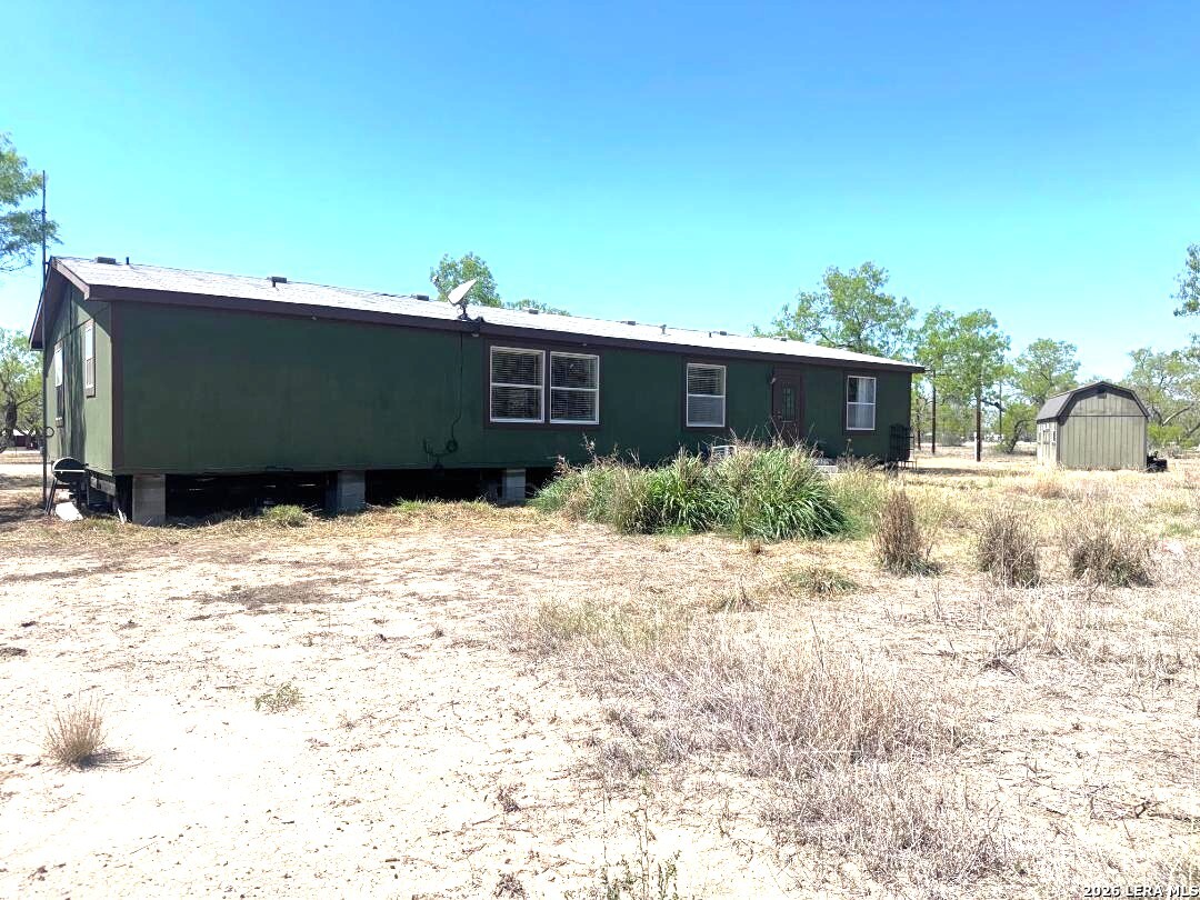 435 North Trail Pleasanton TX 78064
