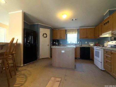 435 North Trail Pleasanton TX 78064