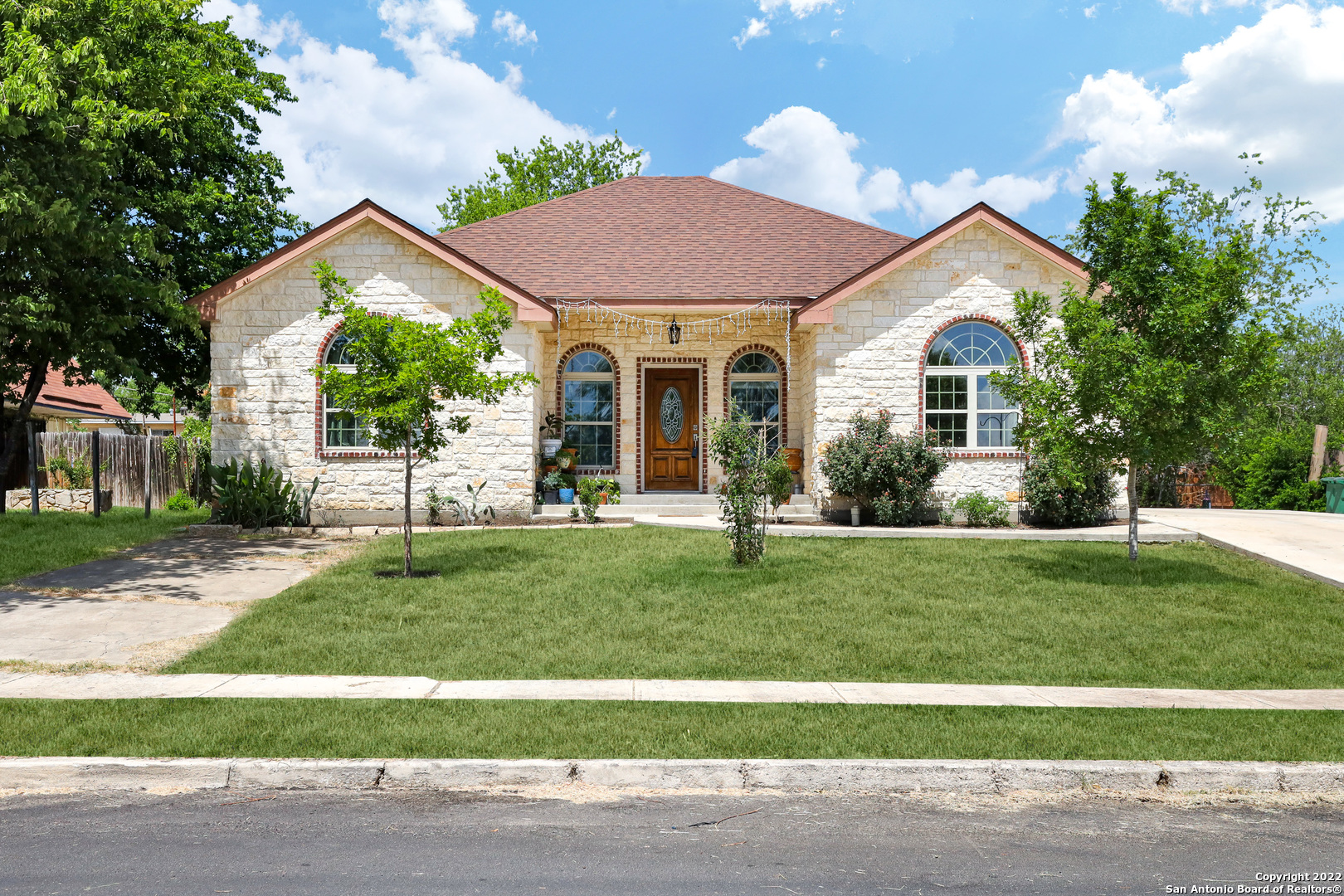 311 Oak Valley Drive San Antonio TX 78227