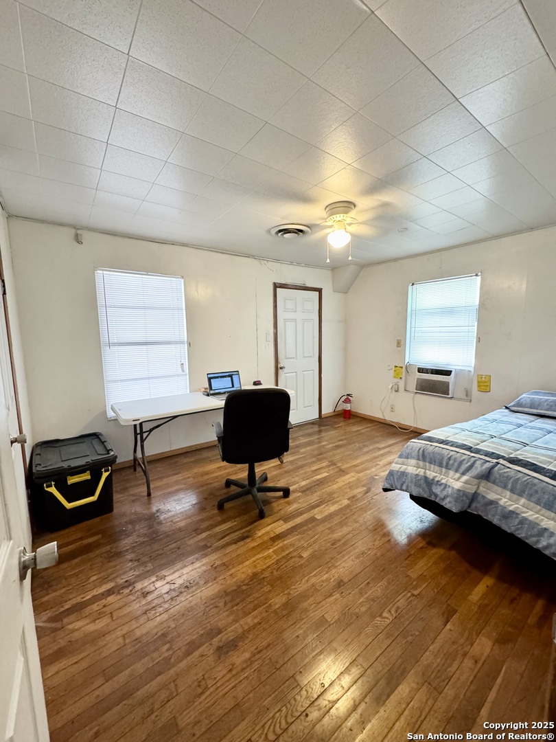 607 W Theo Avenue San Antonio TX 78225