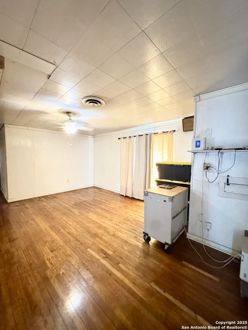 607 W Theo Avenue San Antonio TX 78225