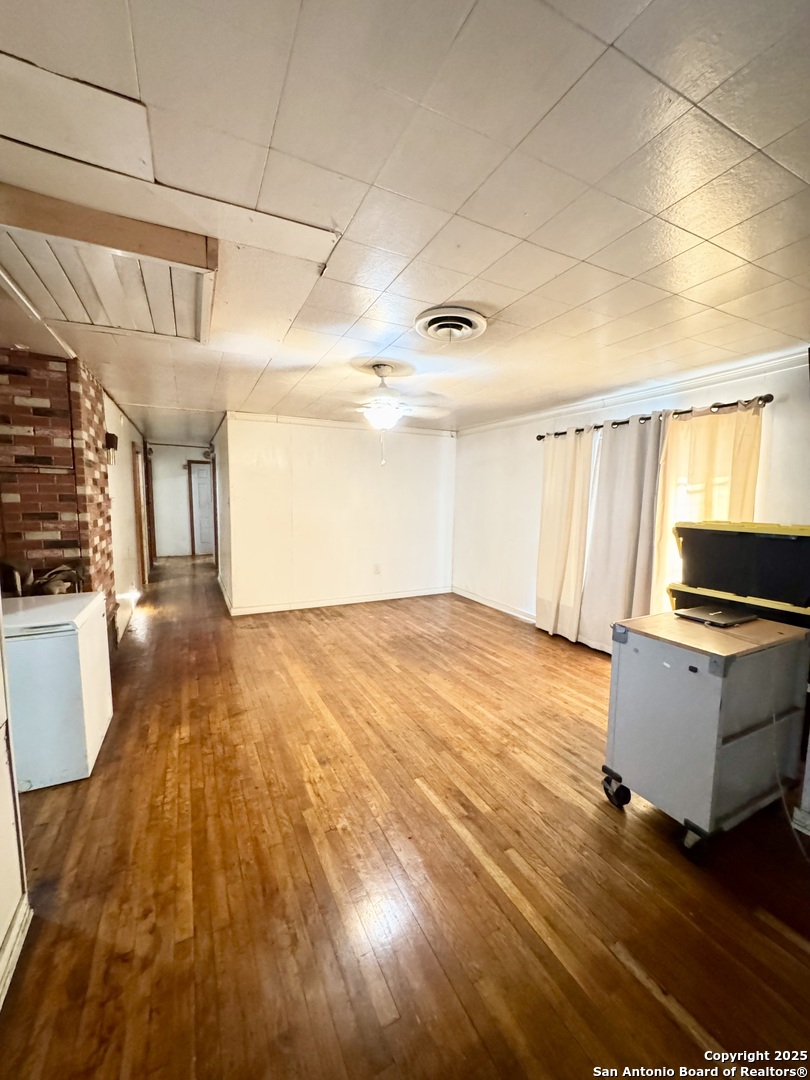 607 W Theo Avenue San Antonio TX 78225