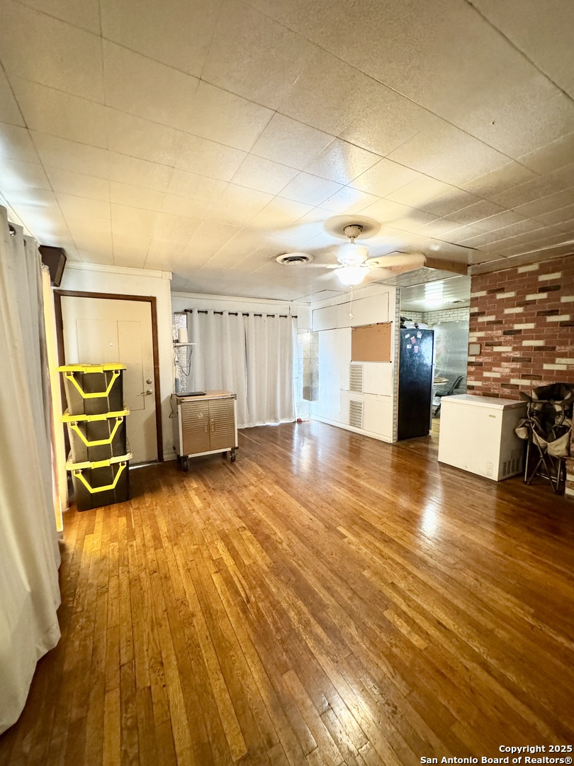 607 W Theo Avenue San Antonio TX 78225