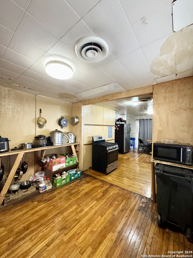 607 W Theo Avenue San Antonio TX 78225