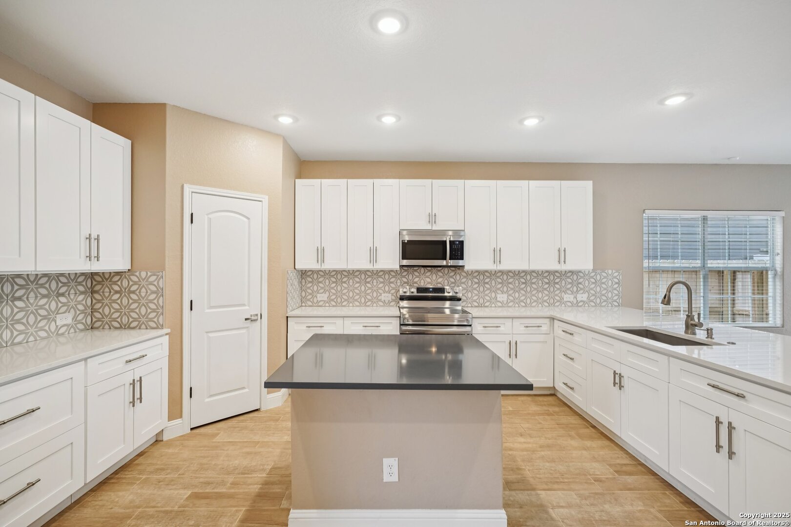 167 Hopi San Antonio TX 78211