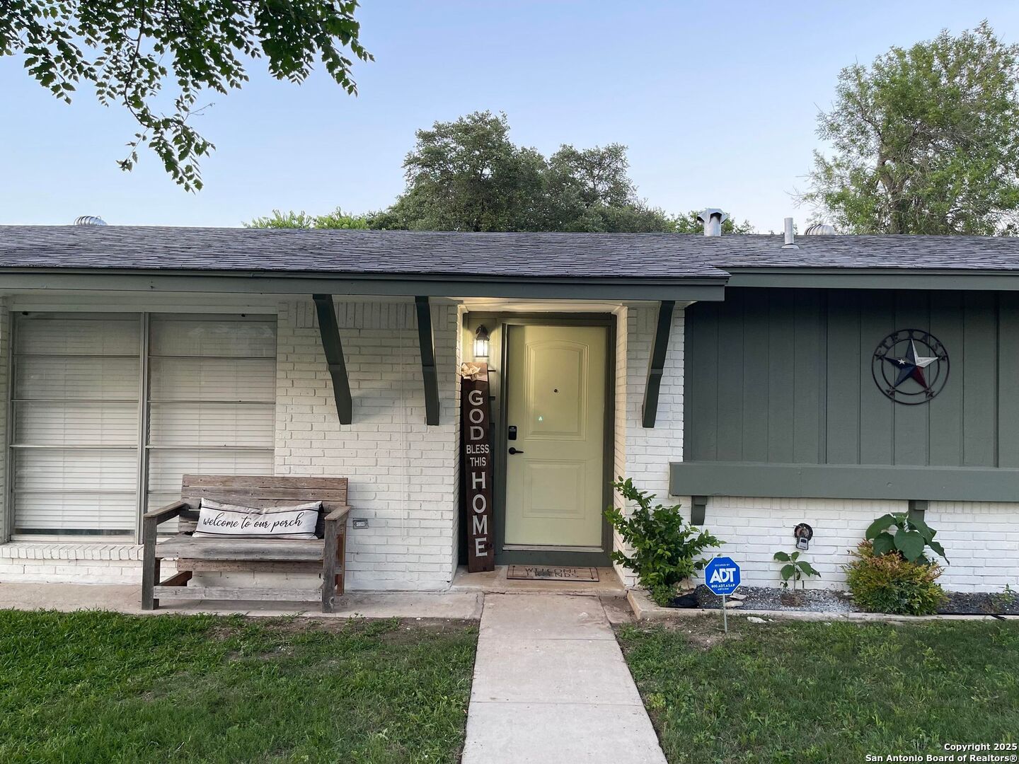 101 Furlong Drive Universal City TX 78148