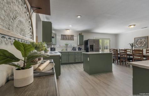 101 Furlong Drive Universal City TX 78148