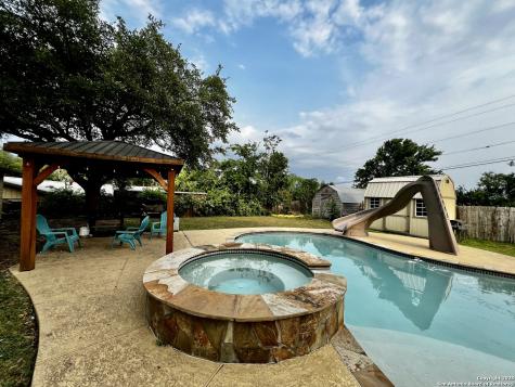 707 Loma Vista Kenedy TX 78119