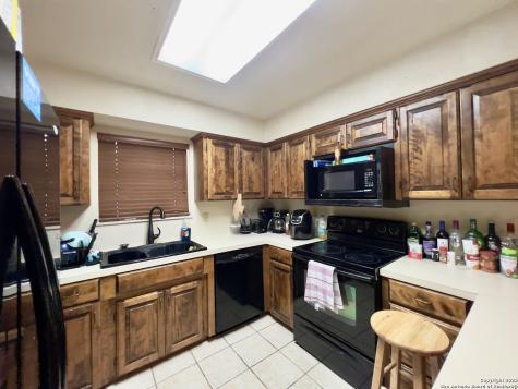 707 Loma Vista Kenedy TX 78119