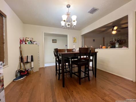 707 Loma Vista Kenedy TX 78119