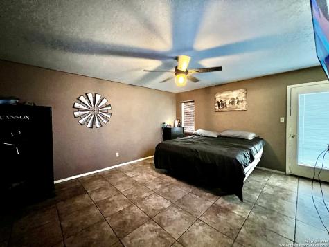 707 Loma Vista Kenedy TX 78119