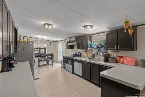 129 Kothmann Road La Vernia TX 78121