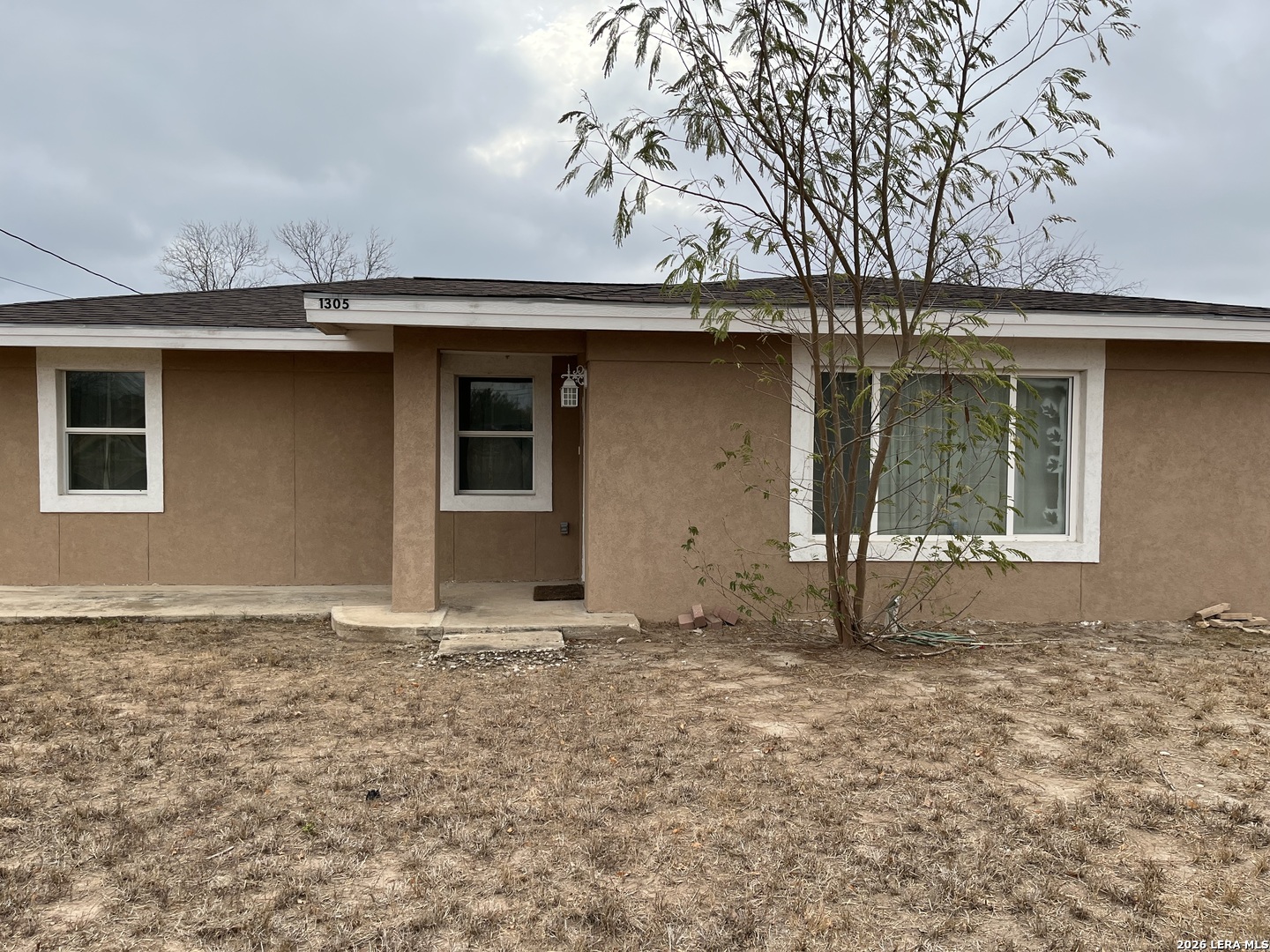 1305 N 1st Carrizo Springs TX 78834