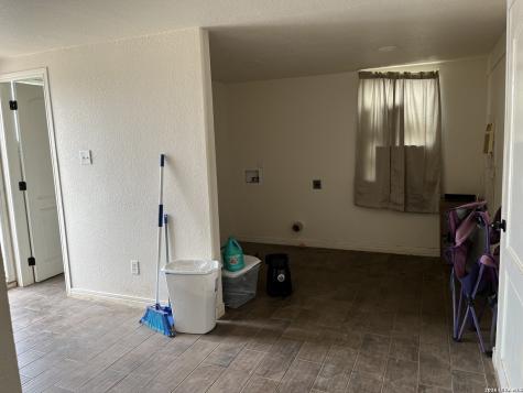 1305 N 1st Carrizo Springs TX 78834