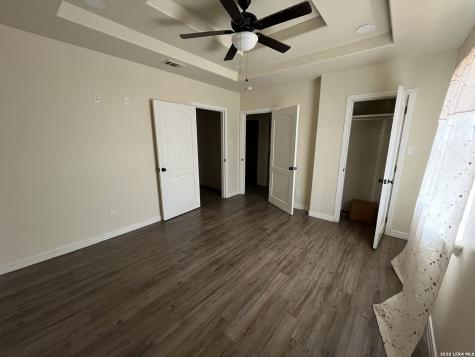 1305 N 1st Carrizo Springs TX 78834