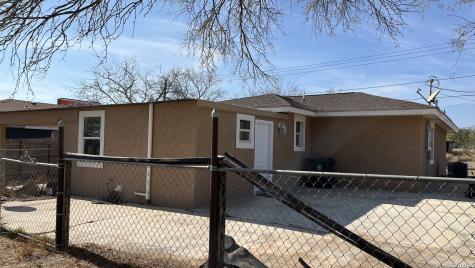 1305 N 1st Carrizo Springs TX 78834