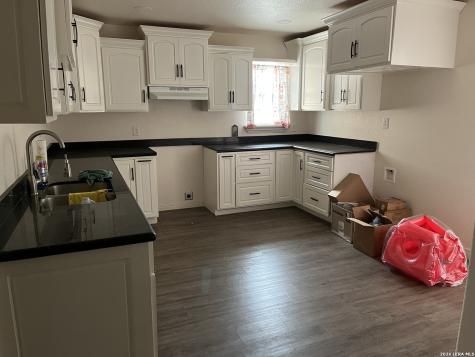 1305 N 1st Carrizo Springs TX 78834