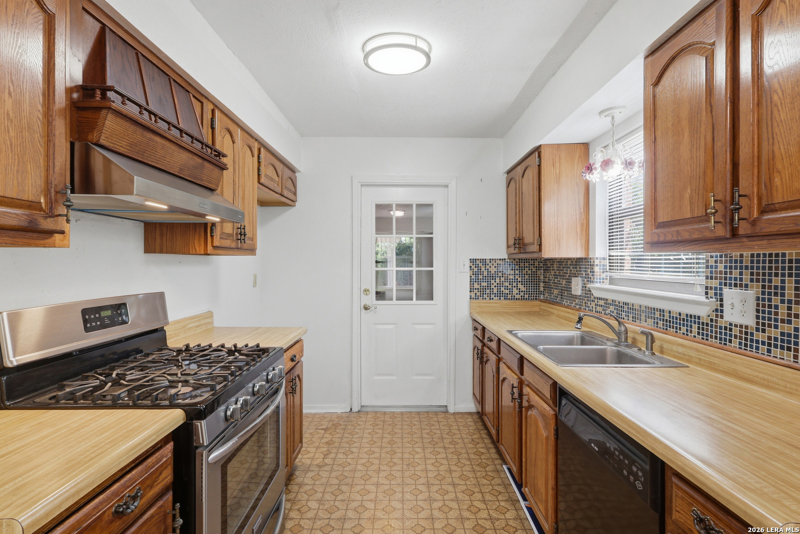 6114 Upwood Drive San Antonio TX 78238