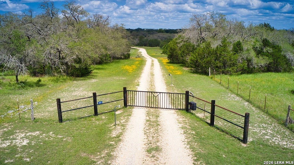 365 Bluff Creek Center Point TX 78010